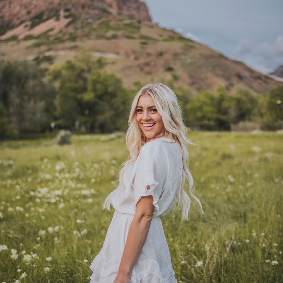 Meet your Posher, Gabby - Picture 3 of 4